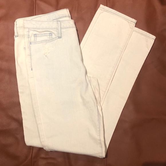 Vero Moda Light wash skinny jeans - Picture 2 of 5
